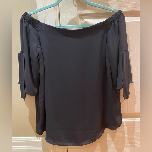 New Babaton off the shoulder blouse - Picture 11 of 11